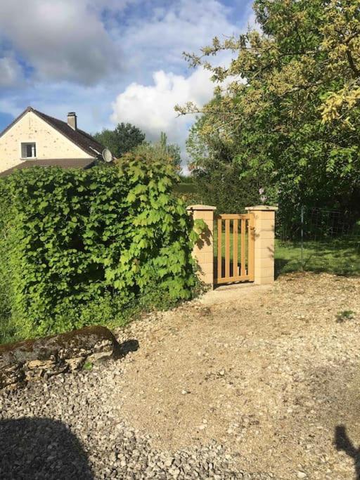 Cottage De Charme A La Campagne Aulnoy Exterior photo